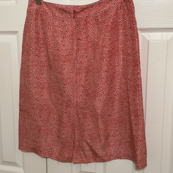 100% Silk Skirt by Kenneth Cole / Red & Beige/ Size 6 - Picture 5 of 9